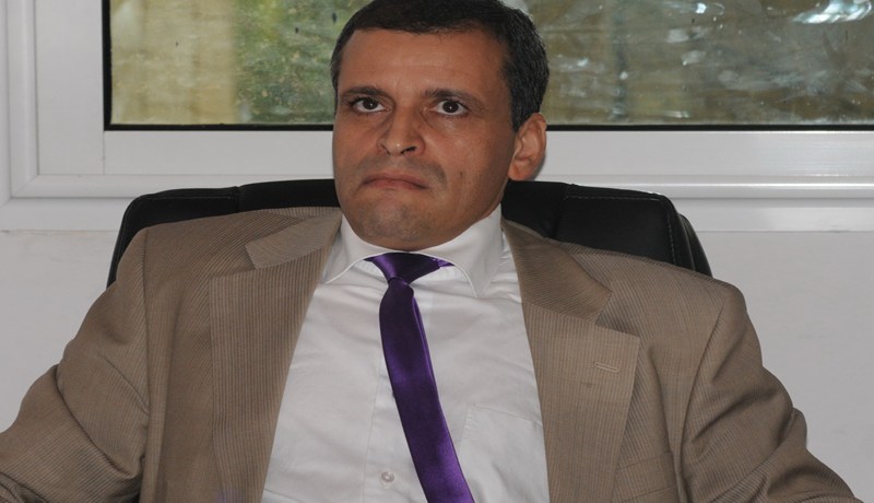 مصيطفـى‮ ‬يفــاجئ‮