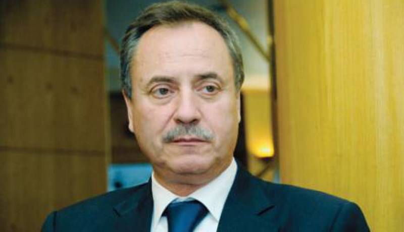 من زوّر بدلا من مدير ''إنجاب''!