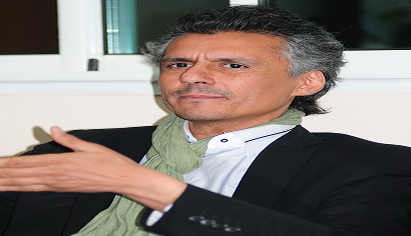 نكّاز يكشف مواهبه في الراب