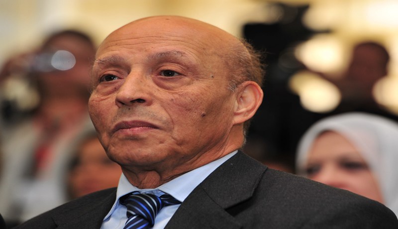 برلماني يترأس وفدا من 30 طبيبا