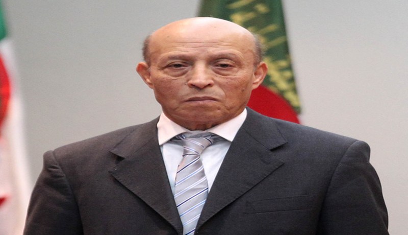 ولد خليفة‮ ‬ينصح الشباب‮ ‬