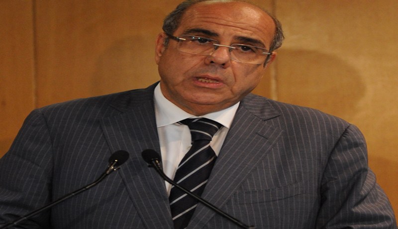 مسؤولو الرابطة خارج المستطيل‮ ‬