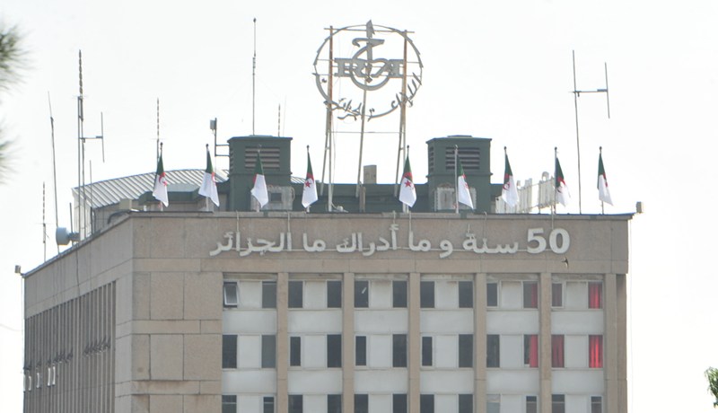 خلق منصبين لأجل عيون ابنتي المدير ونائبه
