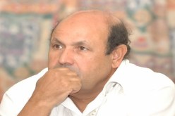 أسد أمام الزوالي.. وفي الصالونات نعامة