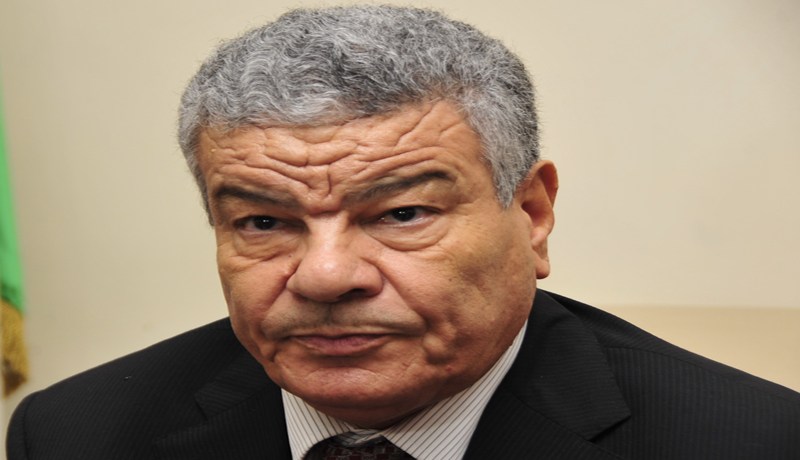 سعداني يجتمع بمحافظيه