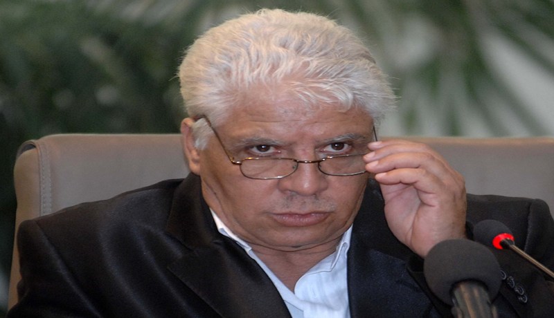 التمديد من أجل التنديد‮ ‬