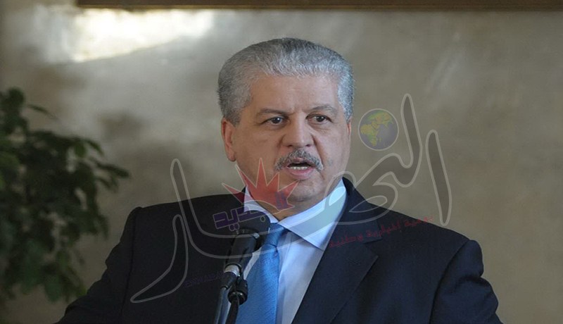 الحكومة بصدد عرض مشروع الدستور على البرلمان خلال الأيام القادمة