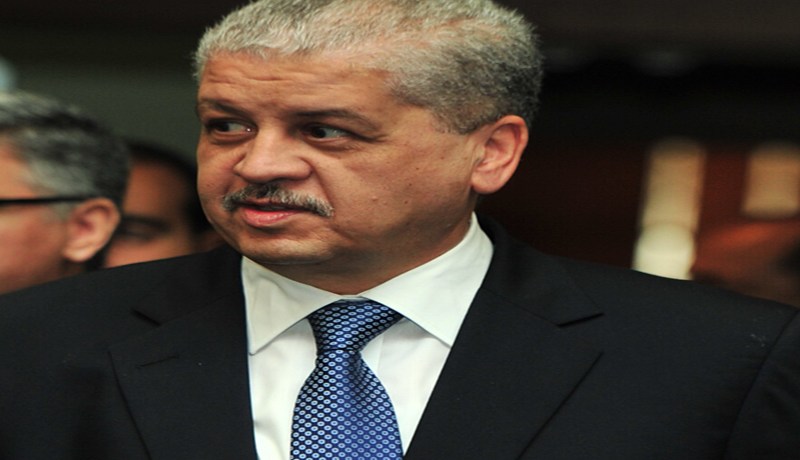 بلعيز ينافس سلال في “التنكيت”