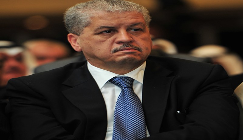 منشّطة تحرج سلال‮ ‬