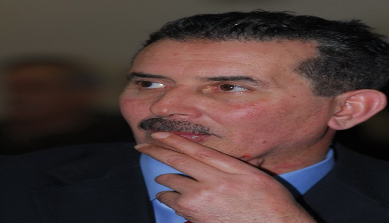 ‬سرار‮  ‬يلعب ورقة الهجوم