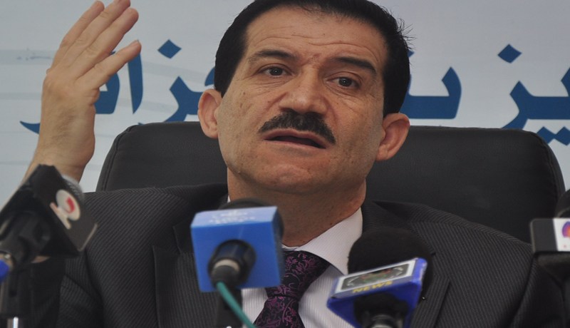 غول يستعين بالتّجربة الكندية