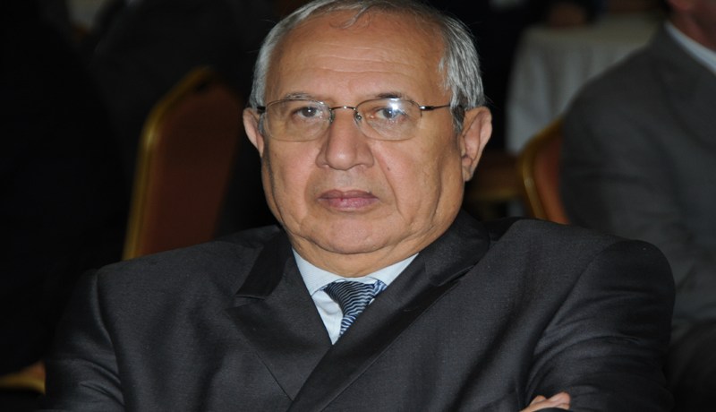 حرب المعارف تنطلق عند زياري