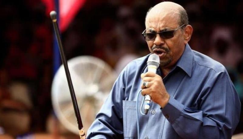 صحفي سوداني يكشف عن تصريحات صادمة للبشير دفعت لخلعه!