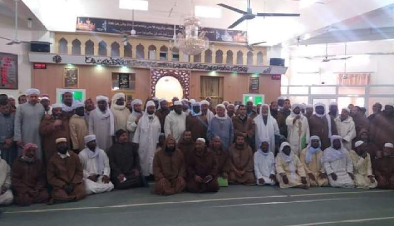 الوادي.. الأئمة يتضامنون مع زميل لهم حرقت سيارته