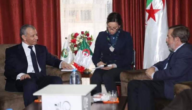 بالصور .. بن ڨرينة يستقبل السفير الإسباني بمقر مداومته