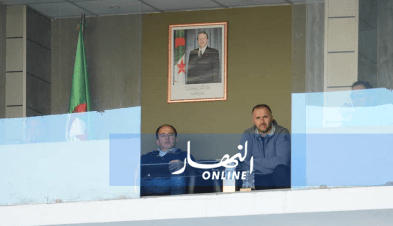 بالصور.. “بلماضي” يُتابع “الداربي العاصمي”  من الملعب