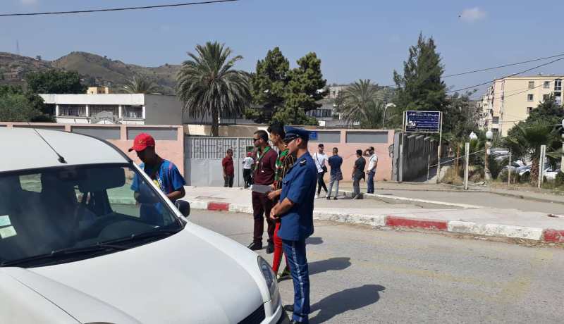 بالصور..شرطة الثنية وتيجلابين ترافق تلاميذ البكالوريا