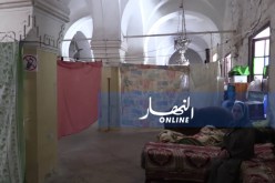 بالصور.. عائلات مهددة بالموت تحت الأنقاض تقتحم مسجد الباشا بوهران