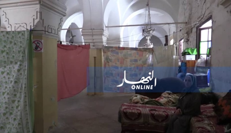بالصور.. عائلات مهددة بالموت تحت الأنقاض تقتحم مسجد الباشا بوهران