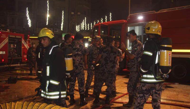 حريق بالمسجد الحسيني التاريخي وسط عمان في الأردن