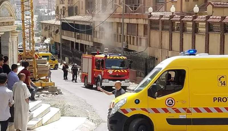 بالصور.. حريق بمطعم فندق الرويال في البويرة