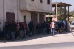 الشلف.. عمال مزرعة علي عيشوبة يحتجون للمطالبة بتحسين ظروفهم المهنية