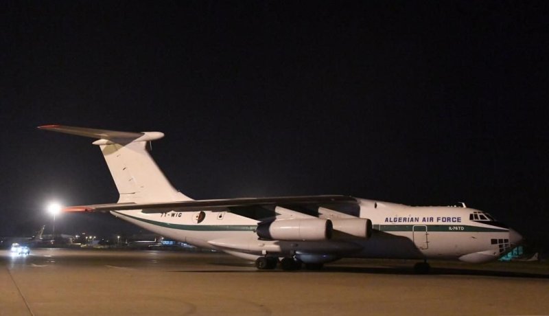 طائرة قادمة من الصين محملة بمعدات وأدوية تحط بعد حين بمطار الجزائر