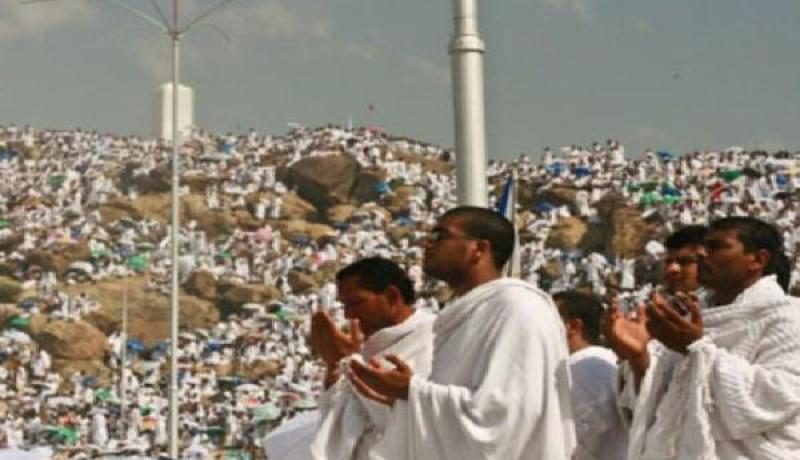 حوالي 300 ألف حاج جزائري يتوجهون سنويا الى البقاع المقدسة