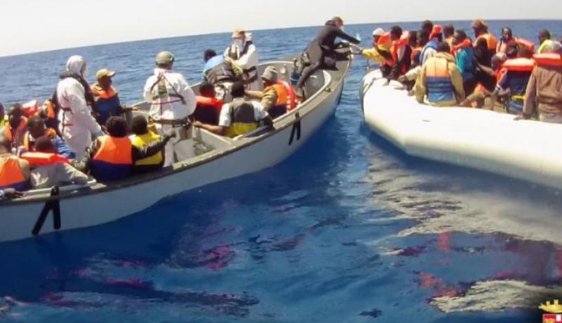 اغاثة حوالى 3000 مهاجر بينهم مئات النساء والاطفال في البحر المتوسط