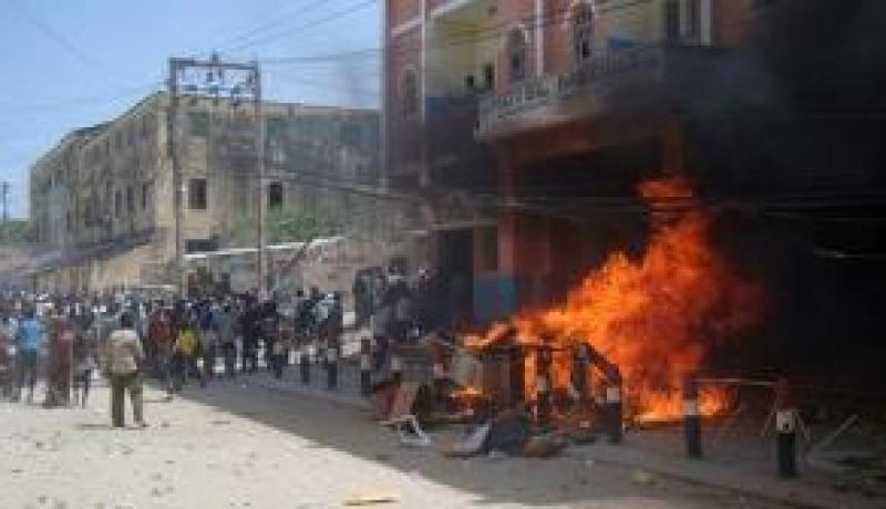 نجاة وزيري الدفاع والداخلية الصوماليين من هجوم للمتمردين قتل فيه 10 جنود