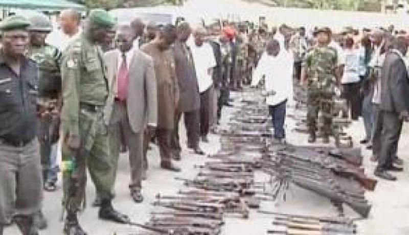 120 من متمردي دلتا النيجر يلقون أسلحتهم في نيجيريا