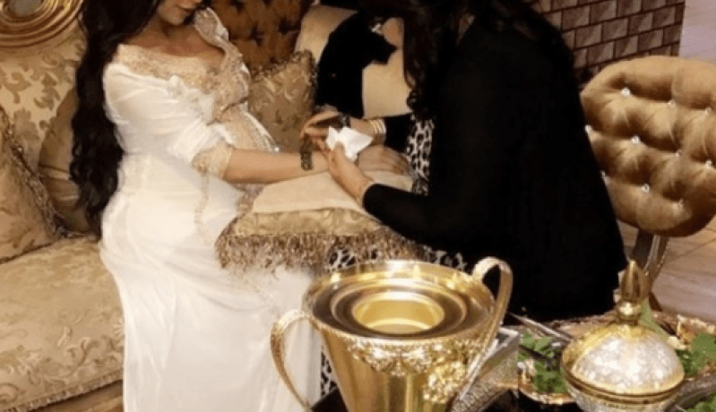 دنيا بطمة تقيم حفلة حنّة بهذه المناسبة وتثير استغراب جمهورها