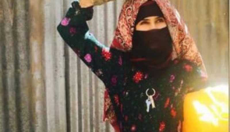 صورة ملكة جمال الحرب اليمنية تجتاح مواقع التواصل الإجتماعي