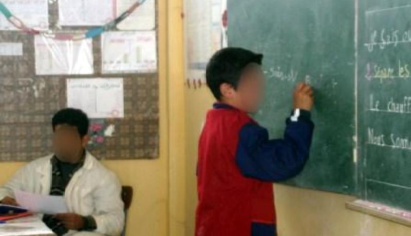 أخذني المعلم إلى دورة المياه و هددني بالقتل و خفت أن تضربني أمي