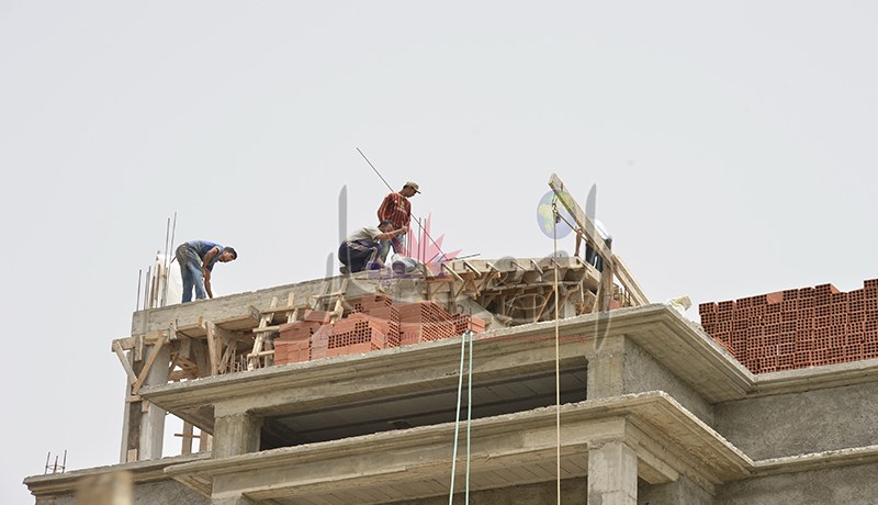 وزارات وفنادق 5 نجوم من دون رخص بناء