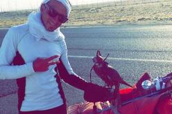 رحّالة جزائري يصل إلى مكّة المكرّمة بعد قطع آلاف الكيلومترات مشيا