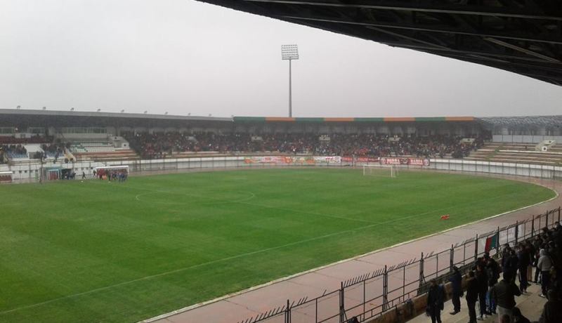 أحداث شغب بملعب العلمة والأمن يعتقل 20 مناصرا !