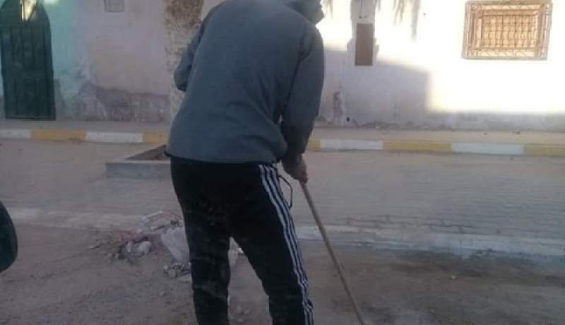 شباب المغير يقومون بتنظيف الطريق الوطني رقم 03 بالوادي