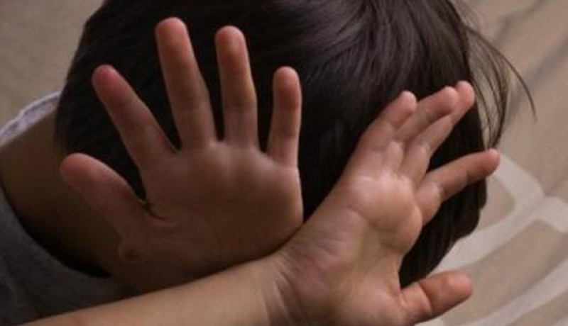 شاب يختطف طفلا ذو 4 سنوات ويهدّد بذبحه علانية بعد شجار مع والده في براقي