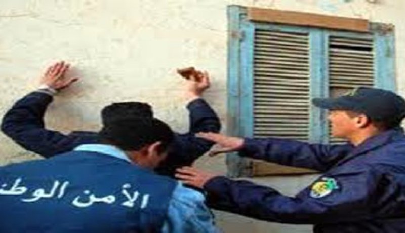 توقيف لصين اعتديا على طالب جامعي تشادي وسرقا هاتفه في تبسة
