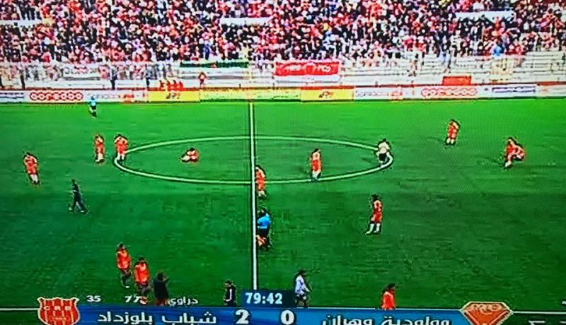 لقاء “السياربي-لامسيو” يتوقف بسبب أحداث الشغب والحكم يتعرض للسرقة