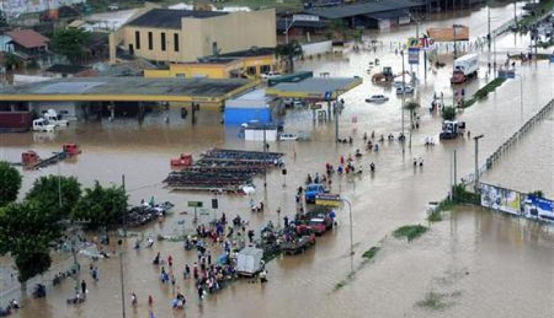 وفاة 17 شخصا إثر فيضانات اجتاحت وسط و جنوب المغرب