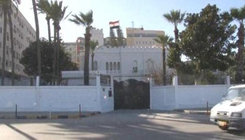 مصر تجلي كافة العاملين في سفارتها بليبيا