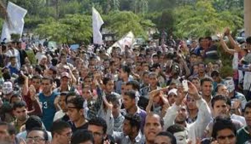 تواصل الاحتجاجات الطلابية بالجامعات وأوساط تتهم الحكومة بالتردد في استرجاع الأمن ومواجهة الإرهاب في مصر