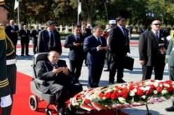 الرئيس بوتفليقة يترحم على أرواح الشهداء بمقبرة العالية بمناسبة الذكرى الـ 60 لاندلاع الثورة