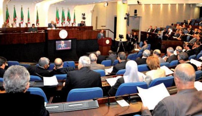 نواب البرلمان  يقترحون حوالي 30 تعديل على مشروع قانون المالية 2017