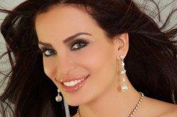 بالصورة الفنانة دومينيك حوراني تحضر حفل تكريم حفظة القرآن الكريم