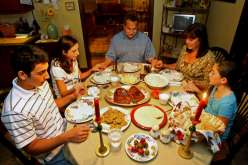 حتى تصير الأم وعائلتها مرتاحة نفسيا ومطمئنة في شهر رمضان