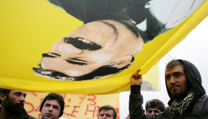 وفد برلماني كردي يلتقي أوجلان في سجنه