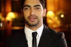 مينا عطا يستعد لأولى حفلاته ويهنيء الجزائر